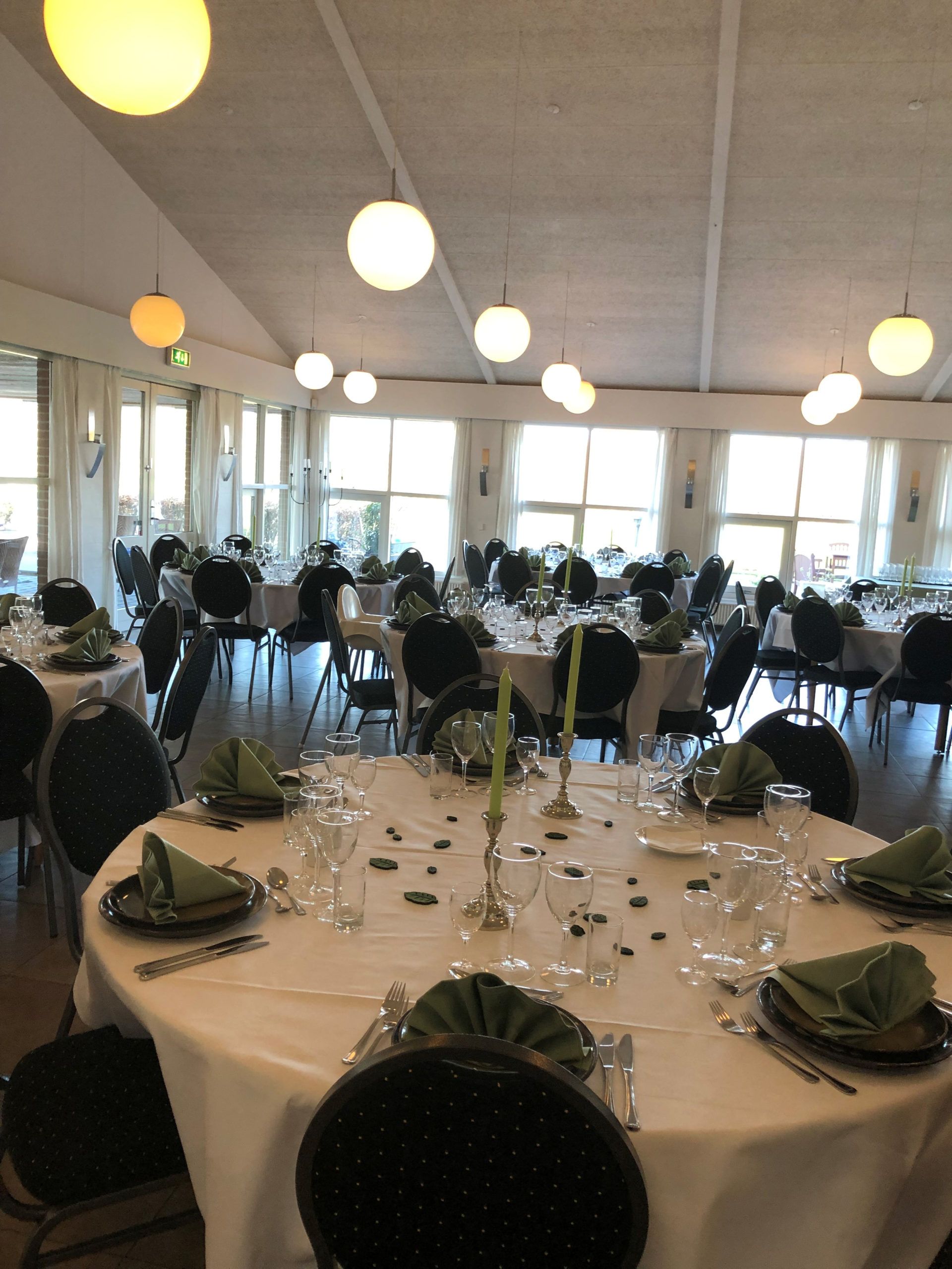 Restaurant Odense Golfklub opdækning med grønne servietter